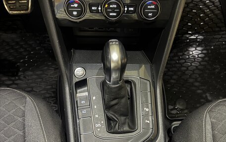 Volkswagen Tiguan II, 2018 год, 2 400 000 рублей, 11 фотография