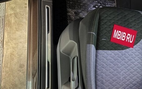 Volkswagen Tiguan II, 2018 год, 2 400 000 рублей, 3 фотография