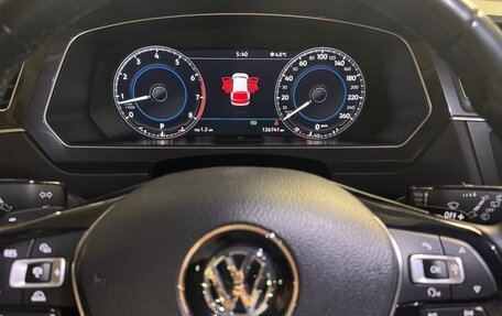 Volkswagen Tiguan II, 2018 год, 2 400 000 рублей, 13 фотография