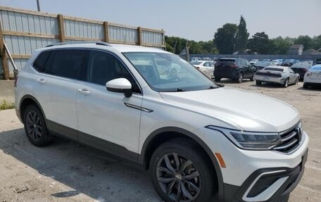 Volkswagen Tiguan II, 2022 год, 2 600 000 рублей, 2 фотография