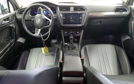 Volkswagen Tiguan II, 2022 год, 2 600 000 рублей, 8 фотография