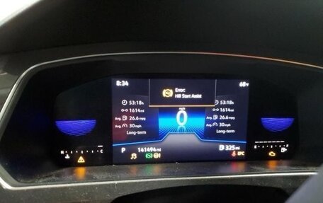 Volkswagen Tiguan II, 2022 год, 2 600 000 рублей, 9 фотография