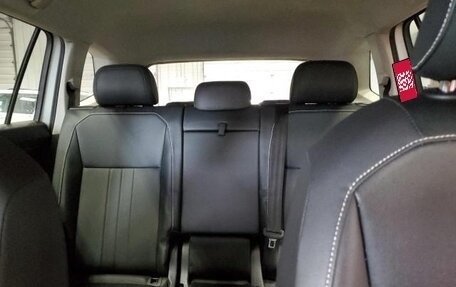 Volkswagen Tiguan II, 2022 год, 2 600 000 рублей, 10 фотография