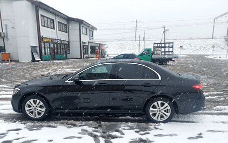 Mercedes-Benz E-Класс, 2021 год, 3 250 000 рублей, 4 фотография
