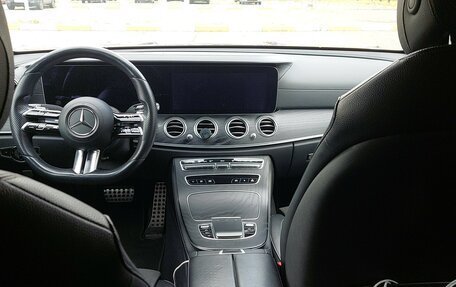 Mercedes-Benz E-Класс, 2021 год, 3 250 000 рублей, 5 фотография