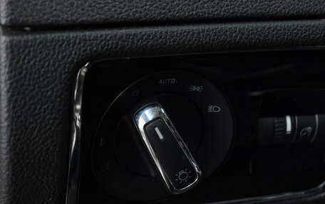 Skoda Superb III рестайлинг, 2010 год, 999 000 рублей, 14 фотография