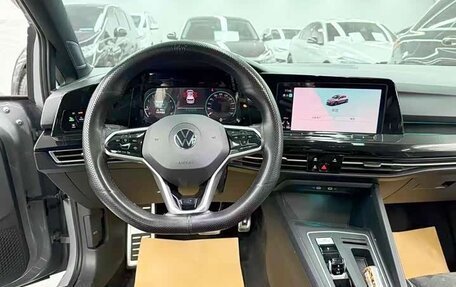 Volkswagen Golf VIII, 2022 год, 1 630 000 рублей, 17 фотография