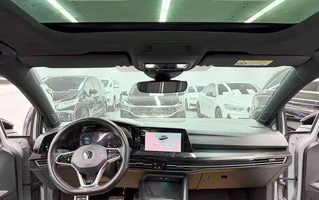 Volkswagen Golf VIII, 2022 год, 1 630 000 рублей, 23 фотография