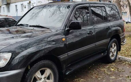 Toyota Land Cruiser 100 рестайлинг 2, 2004 год, 2 000 000 рублей, 1 фотография