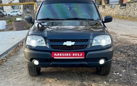 Chevrolet Niva I рестайлинг, 2018 год, 815 000 рублей, 3 фотография