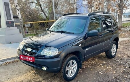 Chevrolet Niva I рестайлинг, 2018 год, 815 000 рублей, 2 фотография