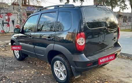 Chevrolet Niva I рестайлинг, 2018 год, 815 000 рублей, 4 фотография