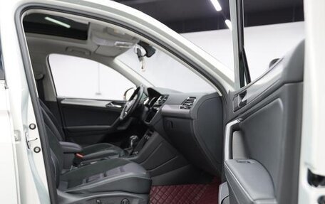 Volkswagen Tiguan II, 2021 год, 1 800 300 рублей, 9 фотография