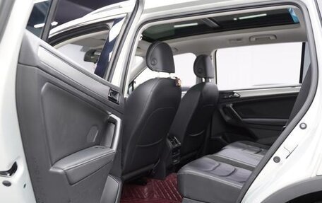 Volkswagen Tiguan II, 2021 год, 1 800 300 рублей, 12 фотография