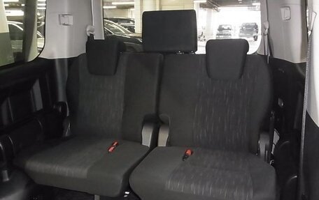 Toyota Voxy II, 2012 год, 1 520 000 рублей, 14 фотография