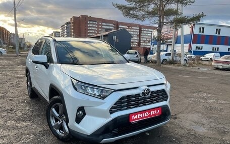 Toyota RAV4, 2019 год, 3 650 000 рублей, 1 фотография