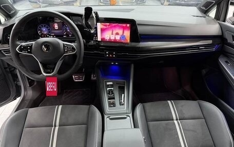 Volkswagen Golf VIII, 2022 год, 1 460 500 рублей, 8 фотография