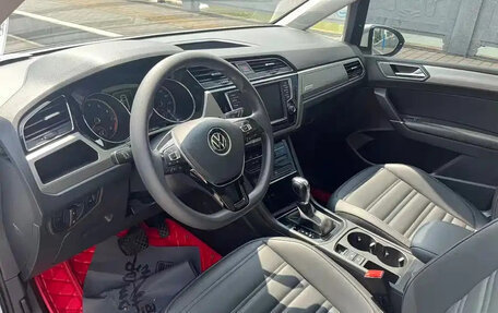 Volkswagen Touran III, 2022 год, 1 600 000 рублей, 8 фотография