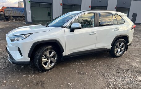 Toyota RAV4, 2019 год, 3 650 000 рублей, 3 фотография