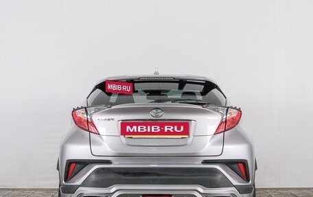 Toyota C-HR I рестайлинг, 2017 год, 1 769 000 рублей, 4 фотография