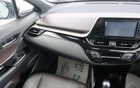 Toyota C-HR I рестайлинг, 2017 год, 1 769 000 рублей, 10 фотография