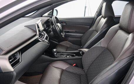 Toyota C-HR I рестайлинг, 2017 год, 1 769 000 рублей, 12 фотография