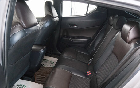 Toyota C-HR I рестайлинг, 2017 год, 1 769 000 рублей, 18 фотография