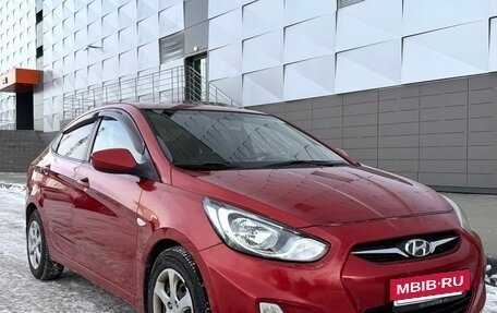 Hyundai Solaris II рестайлинг, 2011 год, 700 000 рублей, 2 фотография