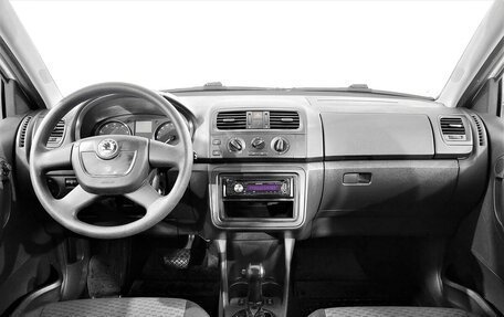 Skoda Fabia II, 2013 год, 850 000 рублей, 5 фотография