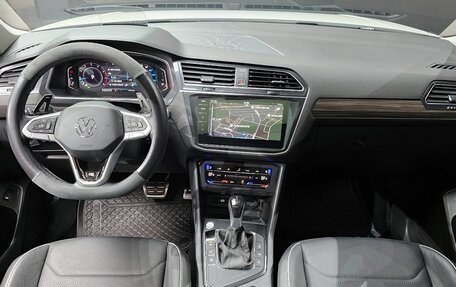 Volkswagen Tiguan II, 2022 год, 2 500 121 рублей, 2 фотография