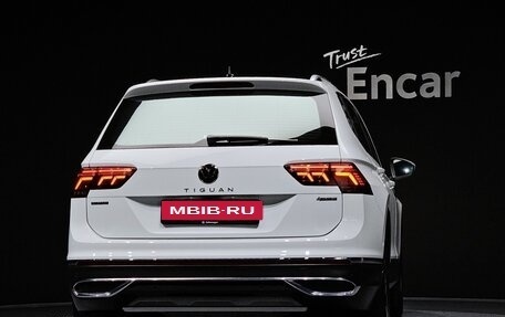 Volkswagen Tiguan II, 2022 год, 2 500 121 рублей, 7 фотография