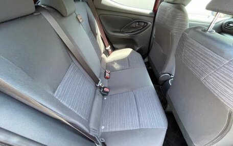 Toyota Yaris, 2022 год, 1 200 000 рублей, 9 фотография