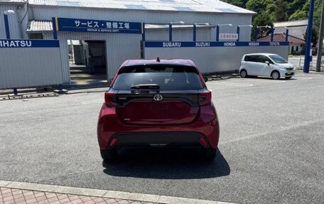 Toyota Yaris, 2022 год, 1 200 000 рублей, 5 фотография