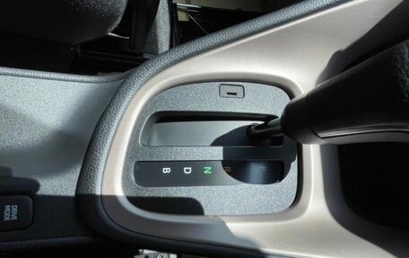 Toyota Yaris, 2022 год, 1 200 000 рублей, 15 фотография