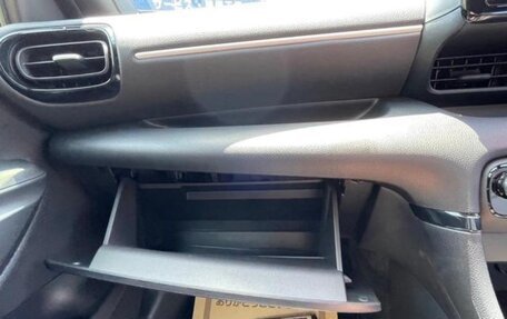 Toyota Yaris, 2022 год, 1 200 000 рублей, 18 фотография