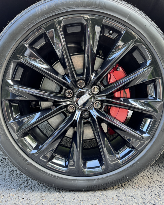 Cadillac Escalade V, 2025 год, 30 000 000 рублей, 22 фотография