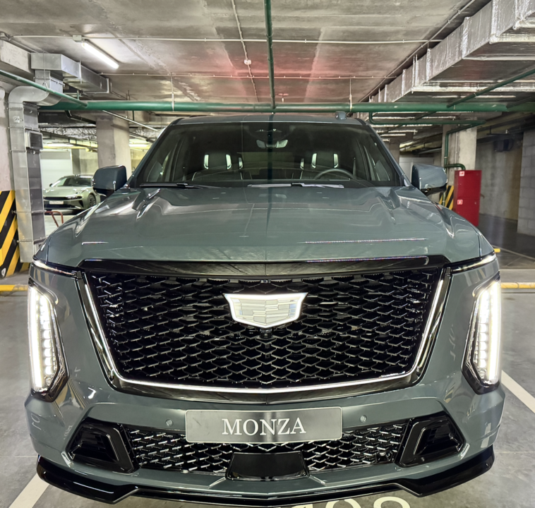 Cadillac Escalade V, 2025 год, 30 000 000 рублей, 53 фотография