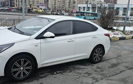Hyundai Solaris II рестайлинг, 2018 год, 770 000 рублей, 4 фотография