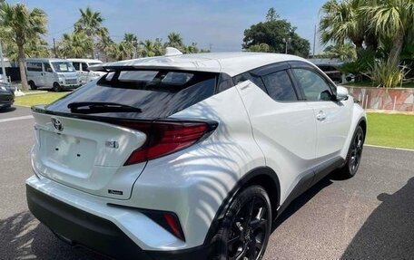 Toyota C-HR I рестайлинг, 2022 год, 1 800 121 рублей, 3 фотография