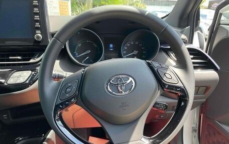 Toyota C-HR I рестайлинг, 2022 год, 1 800 121 рублей, 4 фотография