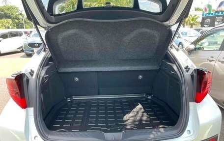 Toyota C-HR I рестайлинг, 2022 год, 1 800 121 рублей, 9 фотография