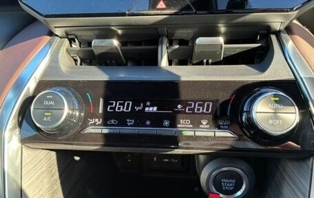 Toyota Harrier, 2019 год, 2 500 000 рублей, 17 фотография