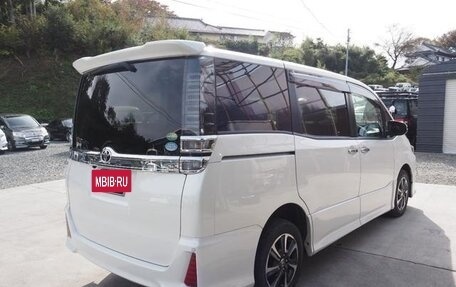 Toyota Voxy III, 2019 год, 2 300 000 рублей, 2 фотография