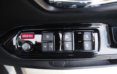 Toyota Voxy III, 2019 год, 2 300 000 рублей, 18 фотография