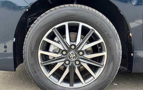 Toyota Voxy III, 2018 год, 2 400 000 рублей, 7 фотография