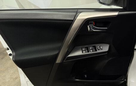 Toyota RAV4, 2018 год, 2 150 000 рублей, 9 фотография