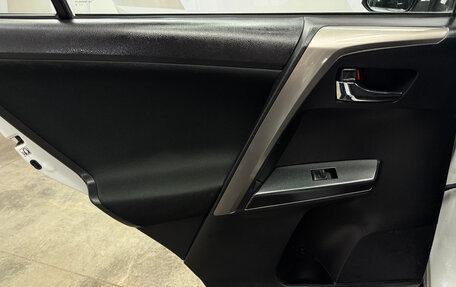 Toyota RAV4, 2018 год, 2 150 000 рублей, 24 фотография