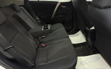 Toyota RAV4, 2018 год, 2 150 000 рублей, 21 фотография