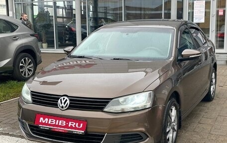 Volkswagen Jetta VI, 2012 год, 999 000 рублей, 2 фотография