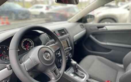 Volkswagen Jetta VI, 2012 год, 999 000 рублей, 10 фотография